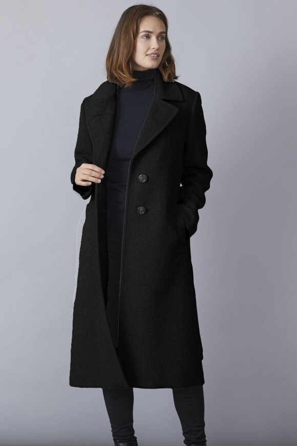 Junge - Kylie Long Wool Jacket - Uldfrakke Lang - Black